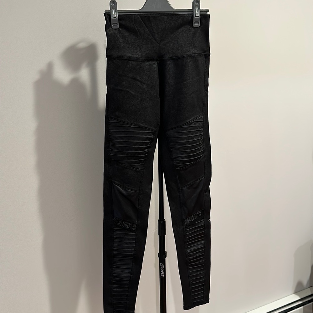 ALO YOGA Black Detailed Leggings